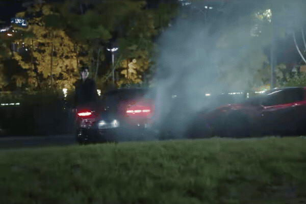 Mọi thứ như hóa điên khi xem Perfect Crown