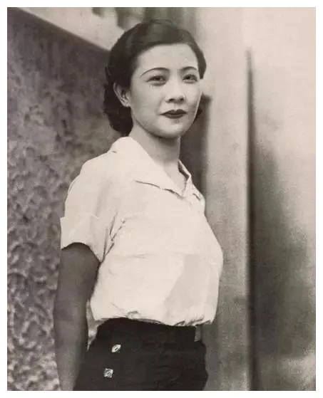 Một mỹ nhân qua đời từng làm cả Thượng Hải xúc động, 300.000 người đưa tang dài 5km, 5 người tự vẫn theo vì quá đau buồn