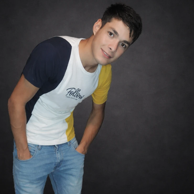 Nam ca sĩ 30 tuổi bị bắn chết giữa tiệc sinh nhật gây rúng động