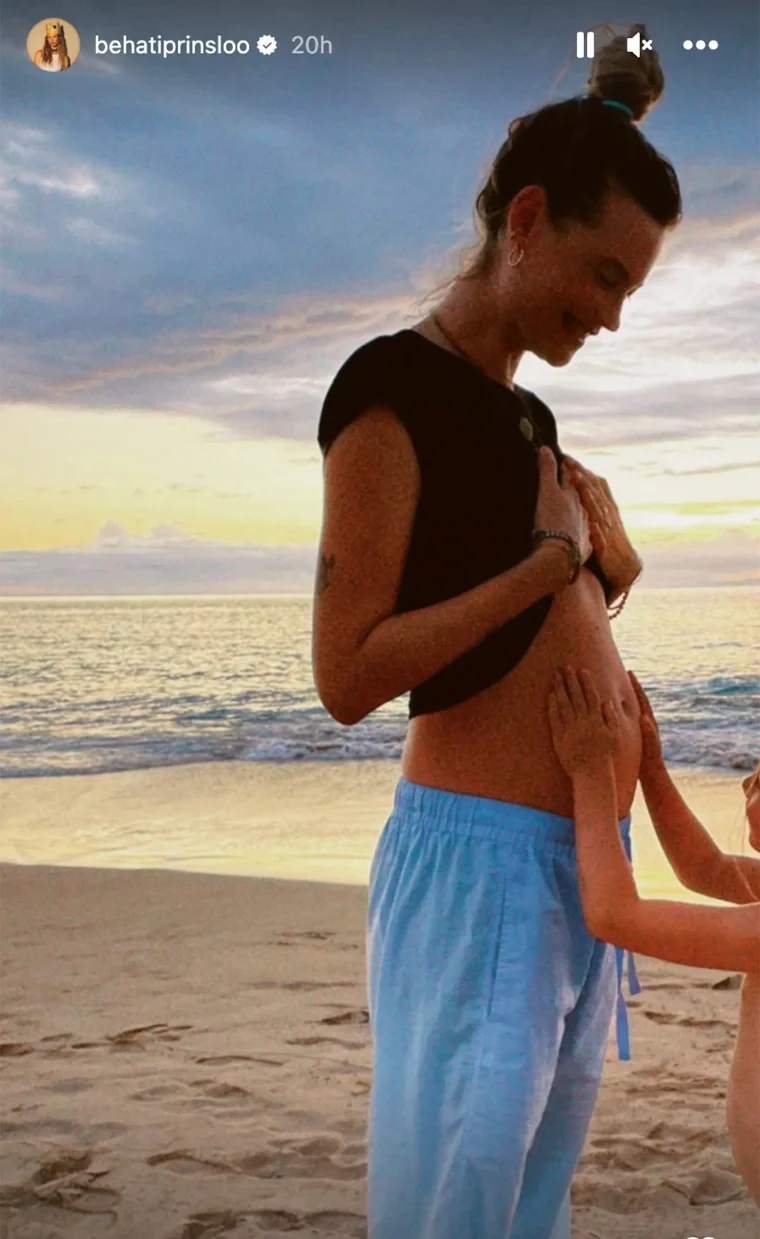 Nam ca sĩ gây tranh cãi với loạt tin nhắn riêng và đề xuất đặt tên con gây bất ngờ Nam ca sĩ gây tranh cãi với loạt tin nhắn riêng và đề xuất đặt tên con gây bất ngờ