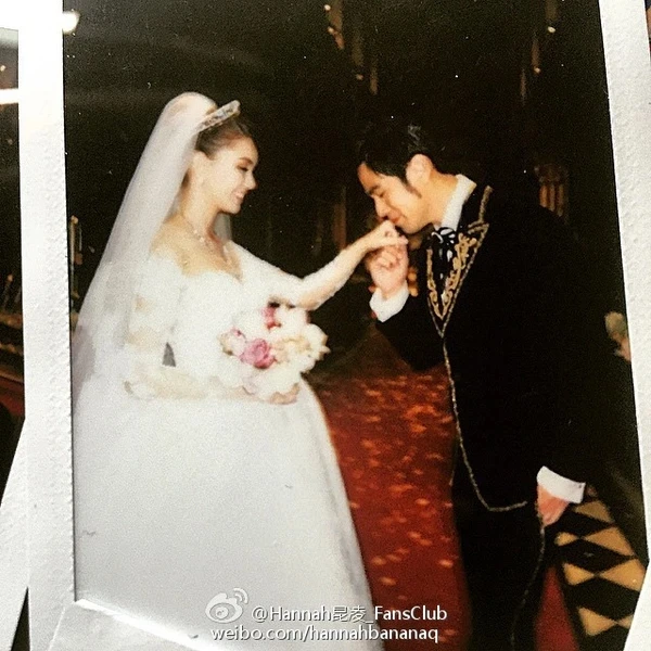 Nam ca sĩ J. công khai lễ cầu hôn, khung cảnh choáng ngợp bị giấu nhẹm nhiều năm Nam ca sĩ J. công khai lễ cầu hôn, khung cảnh choáng ngợp bị giấu nhẹm nhiều năm