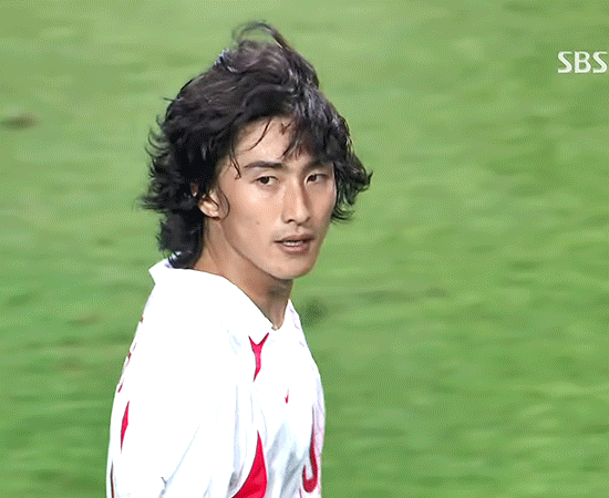 Nam cầu thủ đưa Hàn Quốc vào Top 4 World Cup lấy Hoa hậu xinh đẹp, hôn nhân từng trên bờ sụp đổ chỉ vì một chi tiết?