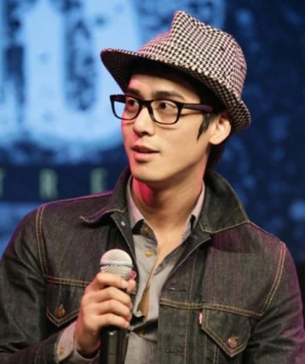 Nam diễn viên 1m8 đẹp nức tiếng rơi từ tầng 11 xuống đất Nam diễn viên 1m8 đẹp nức tiếng rơi từ tầng 11 xuống đất