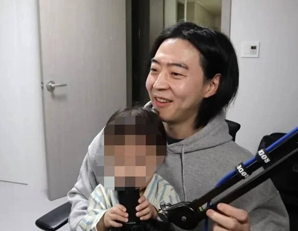 Nam diễn viên biến mất suốt 5 năm qua sau bê bối dùng chất cấm, nay lộ thông tin đã có vợ và con gái 2 tuổi Nam diễn viên biến mất suốt 5 năm qua sau bê bối dùng chất cấm, nay lộ thông tin đã có vợ và con gái 2 tuổi