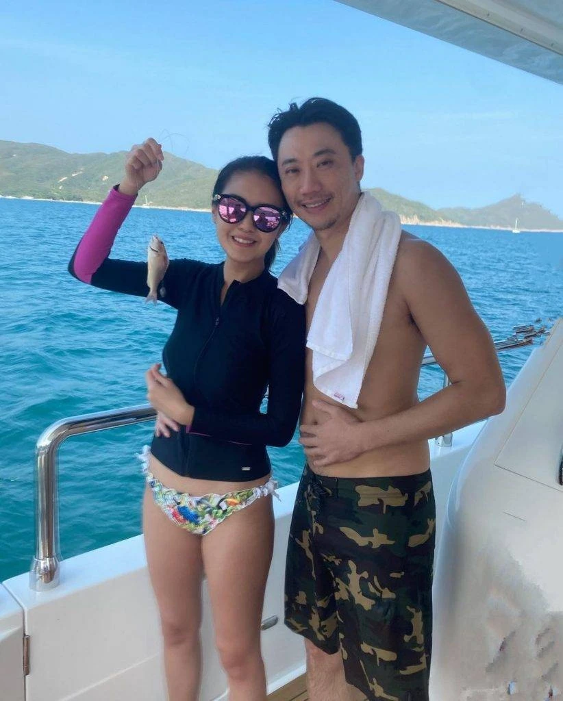 Nàng hậu đáng thương nhất năm 2026: Bị bạn trai đại gia ruồng bỏ đuổi khỏi biệt thự, đi sửa mũi "tân trang mặt tiền" ai ngờ thành thảm họa