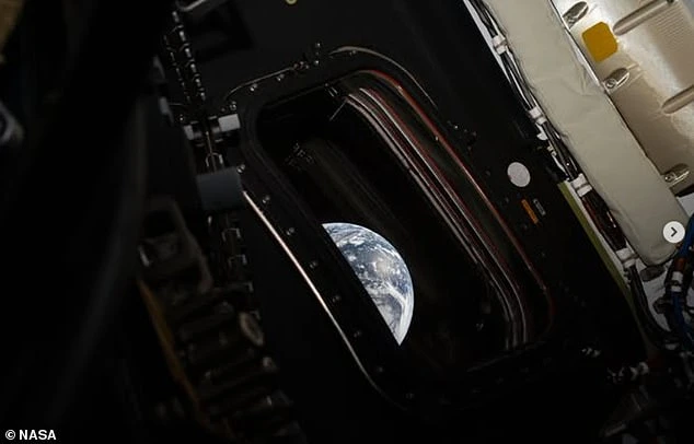 NASA tiết lộ cảnh báo ngay khi Artemis II vừa vượt “điểm không thể quay đầu” trong hành trình tới Mặt Trăng NASA tiết lộ cảnh báo ngay khi Artemis II vừa vượt “điểm không thể quay đầu” trong hành trình tới Mặt Trăng