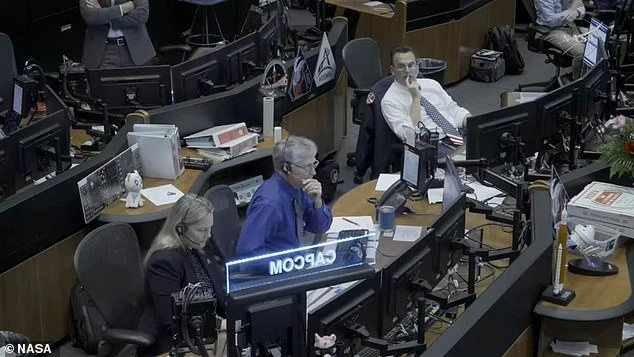 NASA tiết lộ cảnh báo ngay khi Artemis II vừa vượt “điểm không thể quay đầu” trong hành trình tới Mặt Trăng NASA tiết lộ cảnh báo ngay khi Artemis II vừa vượt “điểm không thể quay đầu” trong hành trình tới Mặt Trăng