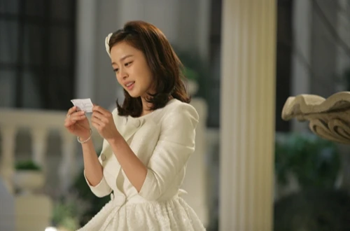 Ngắm Kim Tae Hee 17 năm trước mới hiểu tại sao Bi Rain thắng đời 1-0, nhan sắc đạt đến cảnh giới tối thượng