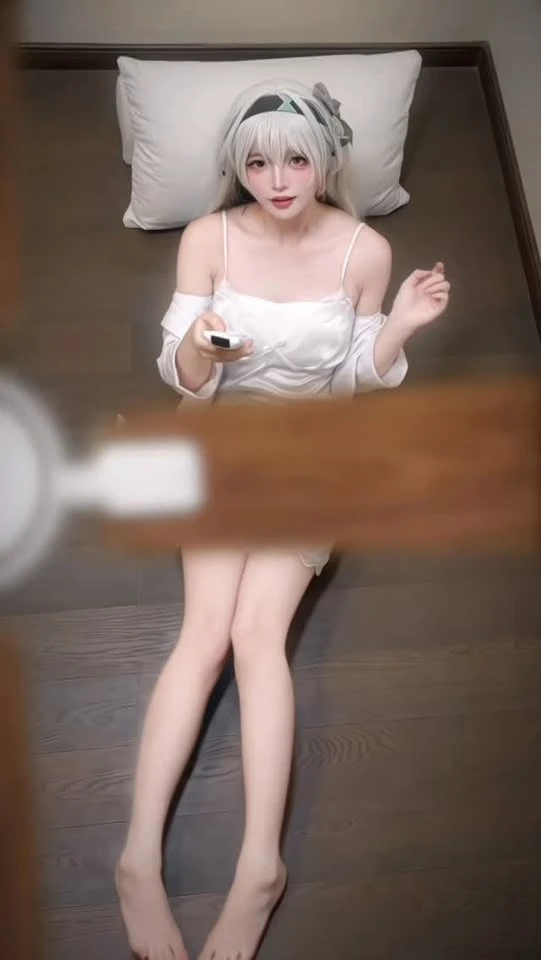 Ngắm mỏi mắt với trend "quạt trần" của các coser, , một lần biến hình là lại khiến người xem mê mệt Ngắm mỏi mắt với trend "quạt trần" của các coser, , một lần biến hình là lại khiến người xem mê mệt