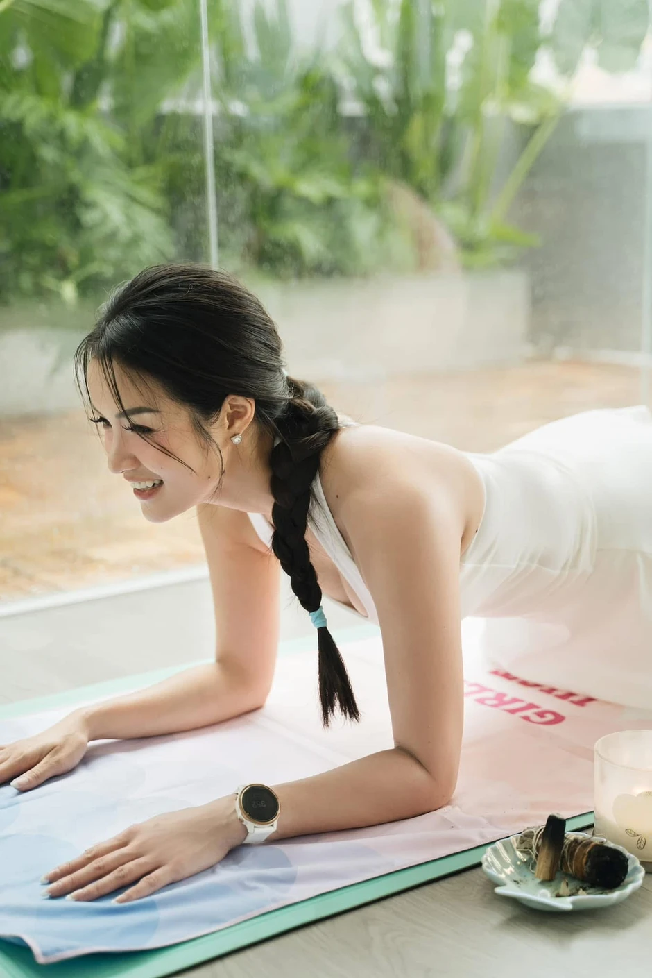 Ngắm nhan sắc hiện tại của Thủy Top, từng là biểu tượng gợi cảm huyền thoại, triệu người tìm kiếm