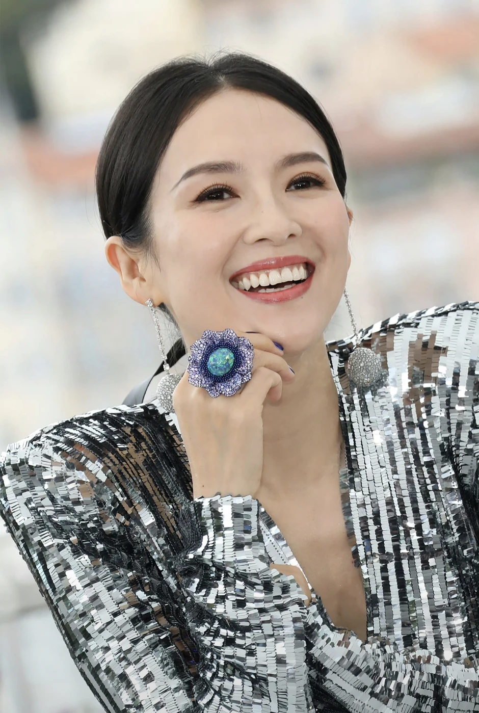 Ngoại hình lôi thôi lếch thếch của Chương Tử Di sau khi tăng 10kg Ngoại hình lôi thôi lếch thếch của Chương Tử Di sau khi tăng 10kg