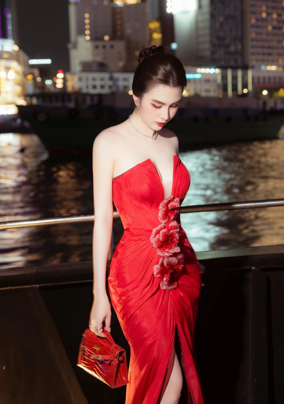 Ngọc Loan công khai bên bác sĩ Chiêm Quốc Thái