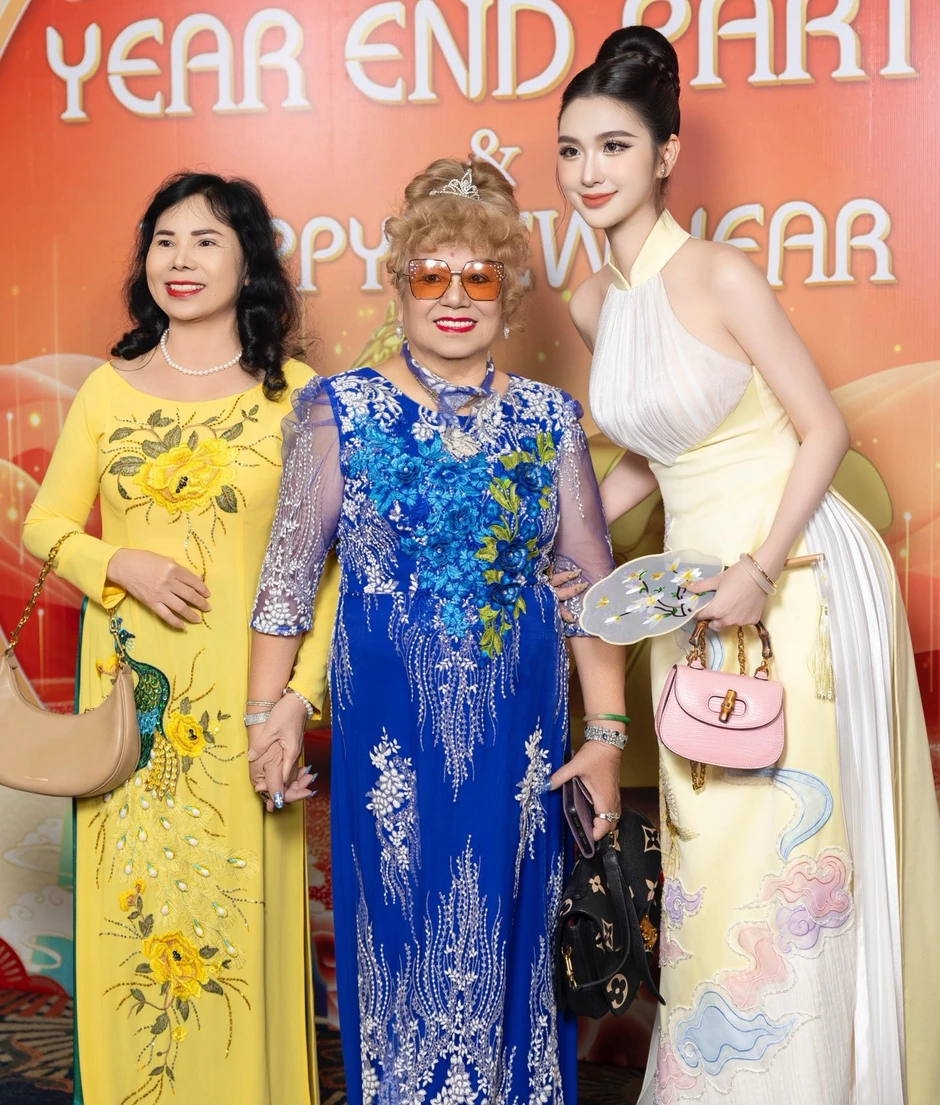 Ngọc Loan công khai bên bác sĩ Chiêm Quốc Thái