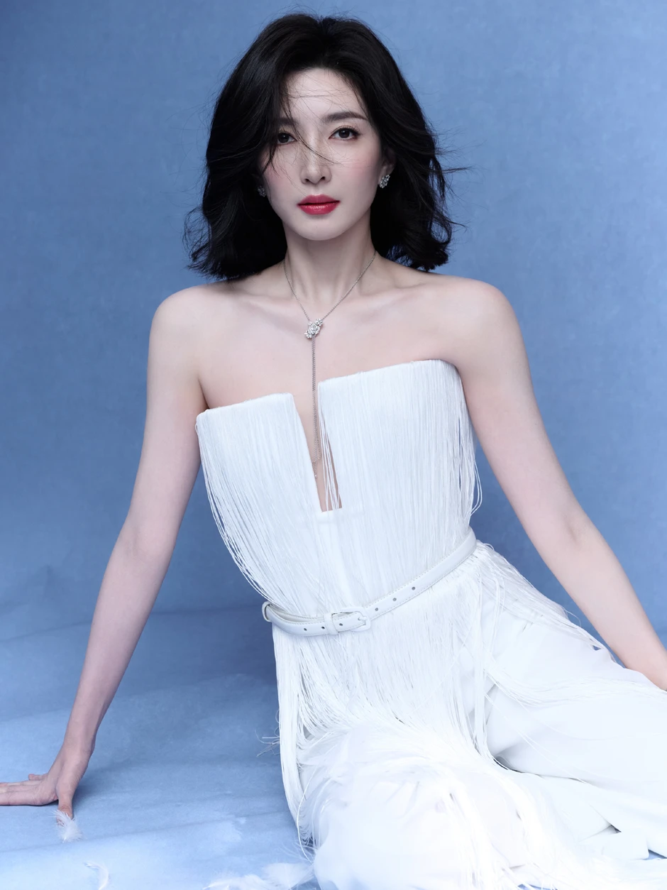 Ngọc nữ sinh con cho CEO công ty phim vỡ mộng hào môn: Người tình cờ bạc rỗng túi, giờ ê chề ôm đồ về nhà mẹ đẻ nương nhờ