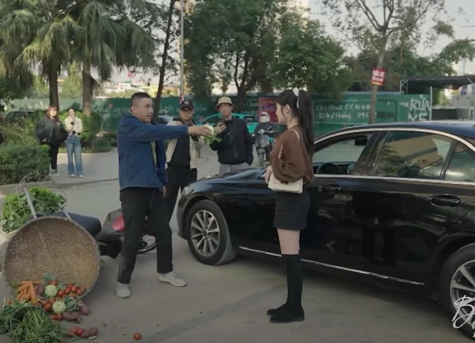 Ngọc Thủy 25 tập phim chỉ đi 1 đôi giày, áo cũng sản xuất theo lô