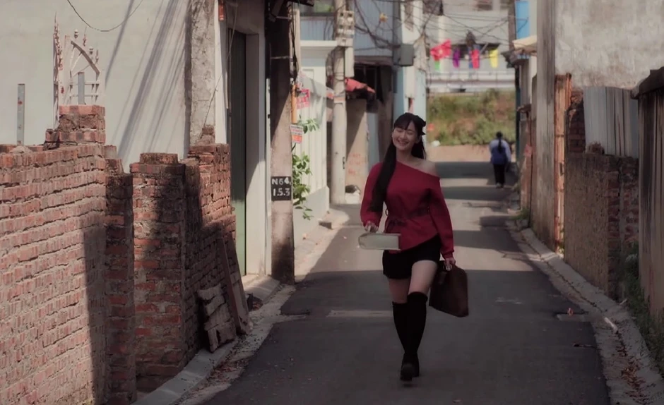 Ngọc Thủy 25 tập phim chỉ đi 1 đôi giày, áo cũng sản xuất theo lô