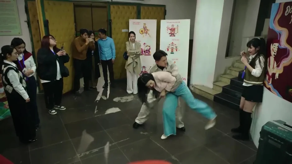 Ngọc Thủy 25 tập phim chỉ đi 1 đôi giày, áo cũng sản xuất theo lô