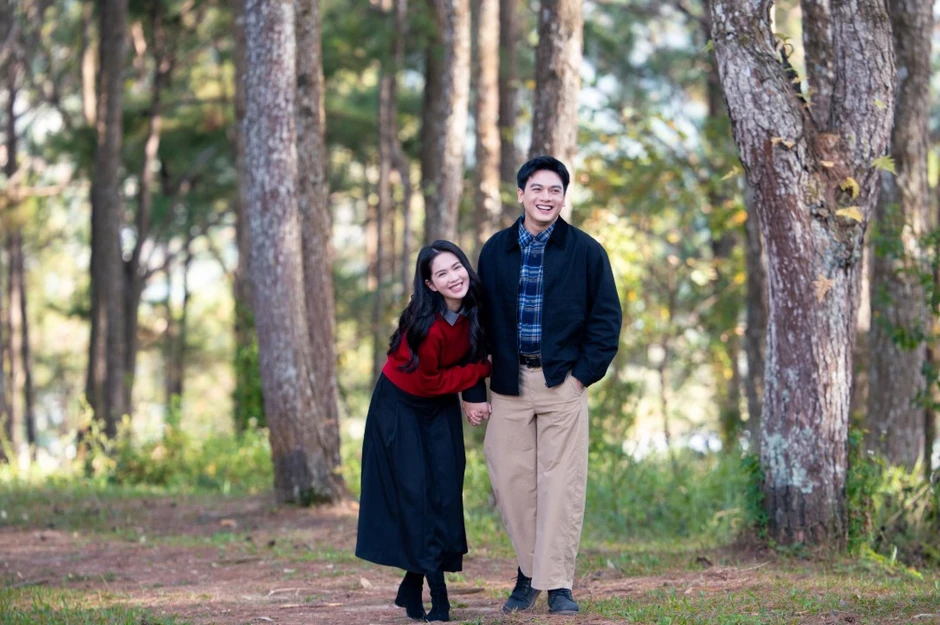 Ngọc Trinh hôn Lê Xuân Tiền ở phim Thẩm Mỹ Viện Âm Phủ