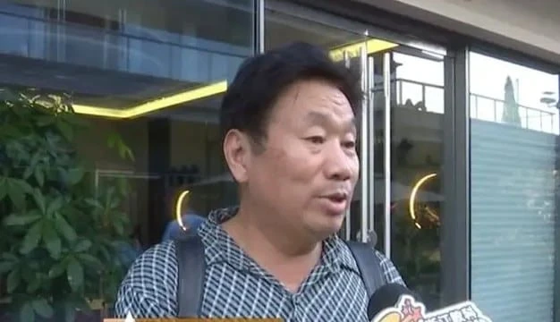 Người đàn ông chuyển khoản nhầm 146 triệu đồng nhưng người nhận khẳng định không có nghĩa vụ phải trả, tòa án tuyên bố: “Ngân hàng mới là bên hoàn tiền” Người đàn ông chuyển khoản nhầm 146 triệu đồng nhưng người nhận khẳng định không có nghĩa vụ phải trả, tòa án tuyên bố: “Ngân hàng mới là bên hoàn tiền”