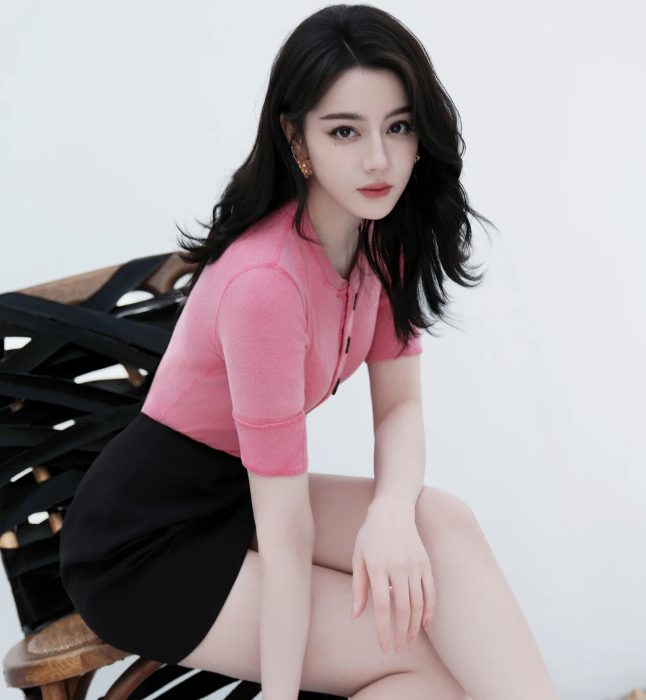 Người đàn ông là vết nhơ duy nhất của Địch Lệ Nhiệt Ba Người đàn ông là vết nhơ duy nhất của Địch Lệ Nhiệt Ba