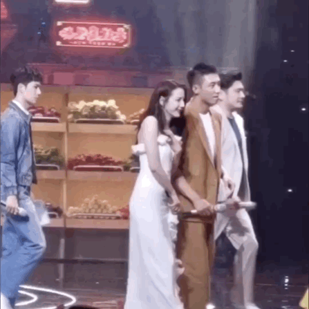 Người đàn ông là vết nhơ duy nhất của Địch Lệ Nhiệt Ba Người đàn ông là vết nhơ duy nhất của Địch Lệ Nhiệt Ba