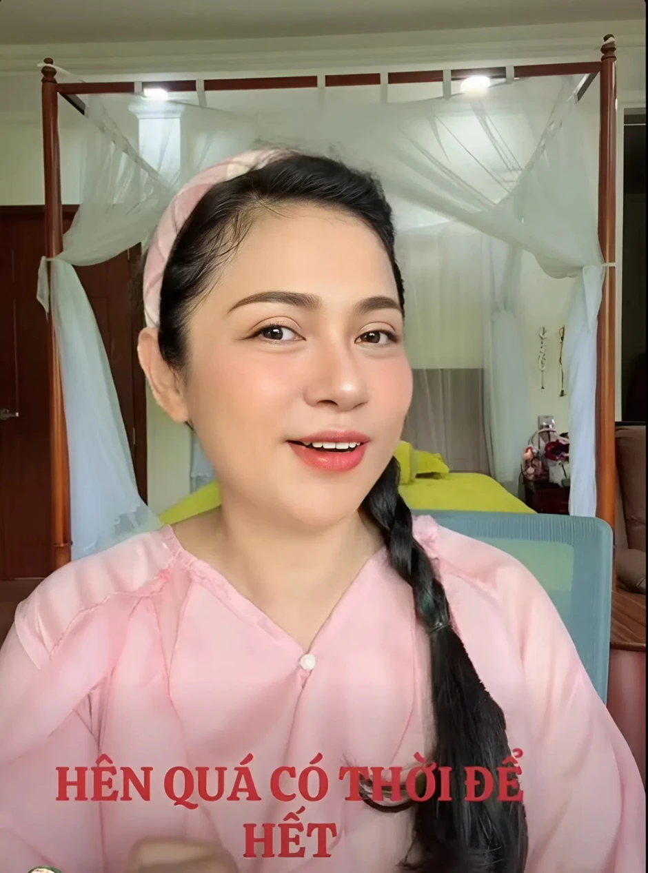 Người đẹp Tây đô đình đám: "Tôi bị nói hết thời, thành bà lão rồi, thật quá, về vườn đi"