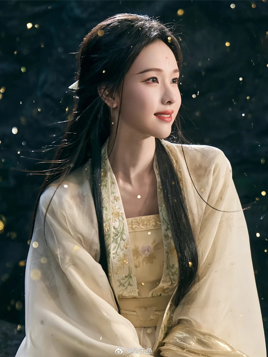 Nguyệt Lân Ỷ Kỷ gây bão với cảnh 18+ siêu cháy