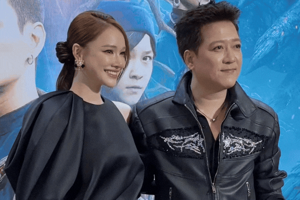 Nhã Phương đã làm gì với gương mặt của mình vậy?