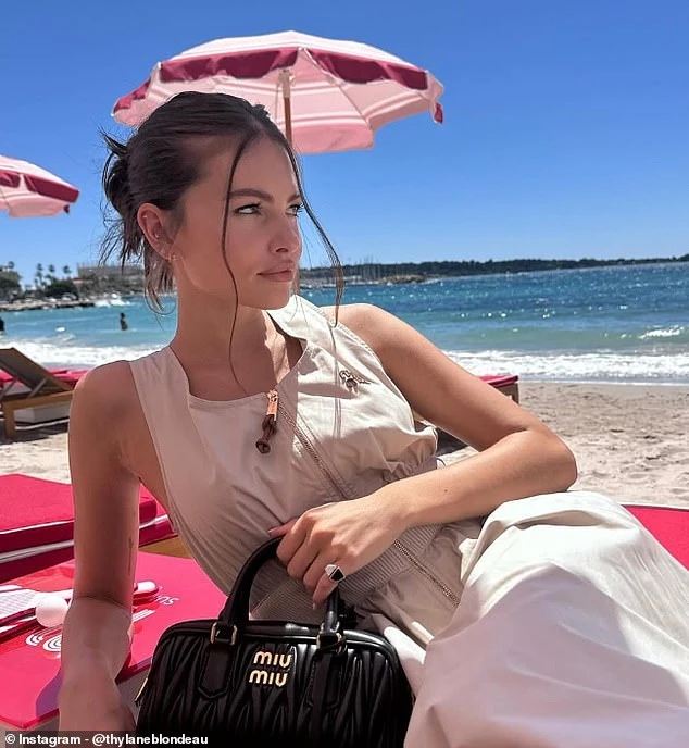 Nhan sắc cực phẩm của "cô bé đẹp nhất thế giới" ở tuổi 25, sở hữu khối tài sản hơn 100 tỷ đồng