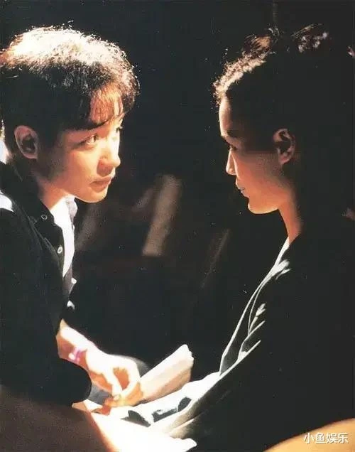 Nhan sắc "vạn người mê" của Thư Kỳ qua 4 bộ phim 18+ hay nhất sự nghiệp Nhan sắc "vạn người mê" của Thư Kỳ qua 4 bộ phim 18+ hay nhất sự nghiệp