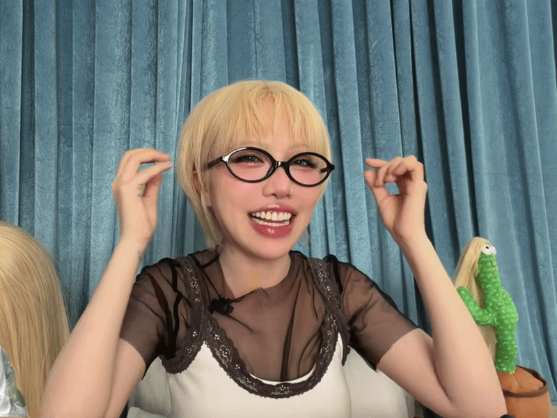 Nhan sắc thật của Phùng Khánh Linh Nhan sắc thật của Phùng Khánh Linh