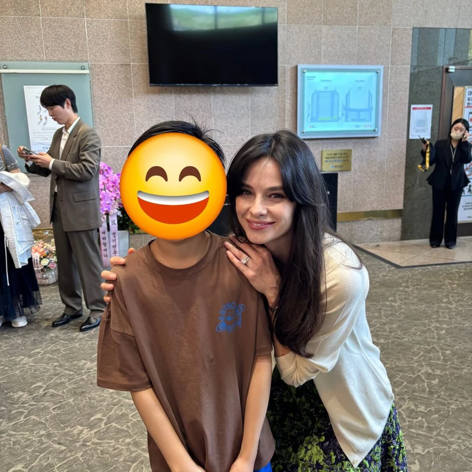 Nhan sắc thật của vợ Song Joong Ki