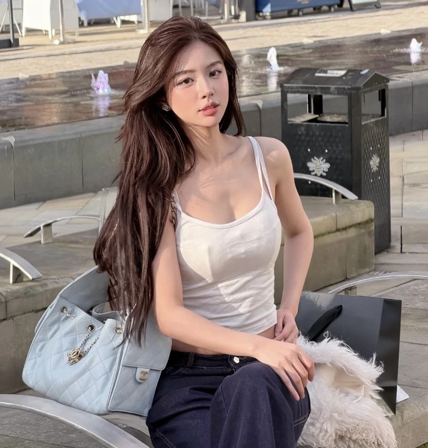 Nhan sắc từng được ví như "Yena phiên bản thực", gái xinh nay lại khiến fan MU "đổ gục" Nhan sắc từng được ví như "Yena phiên bản thực", gái xinh nay lại khiến fan MU "đổ gục"