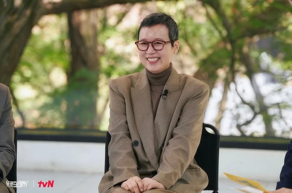 Nhiều nghệ sĩ phải xin lỗi