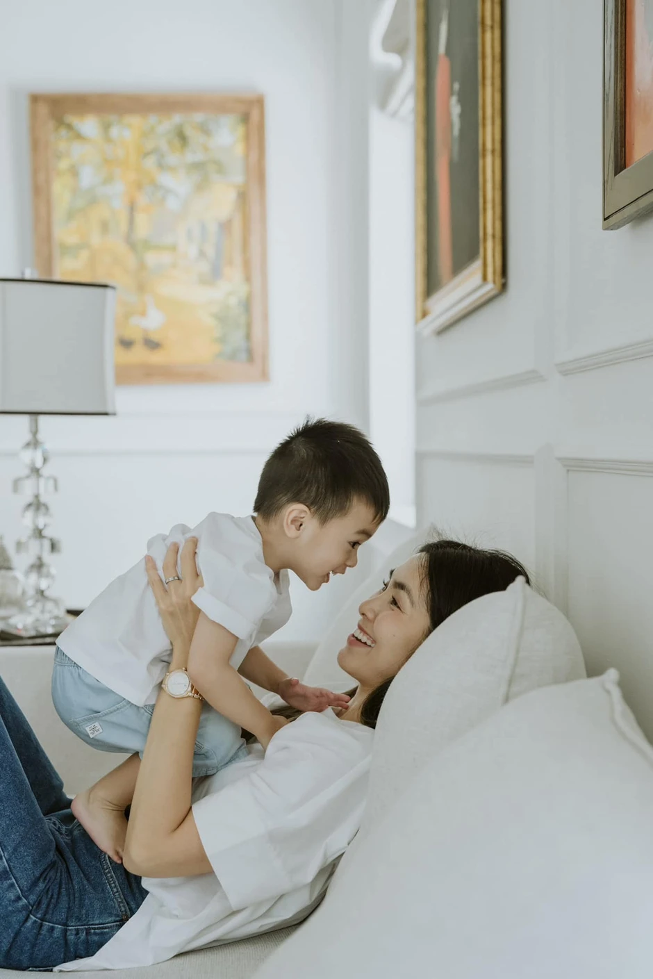 Nhóc tỳ Vbiz lần đầu lộ rõ mặt: Mẹ là ngôi sao hạng A, ông nội là tỷ phú