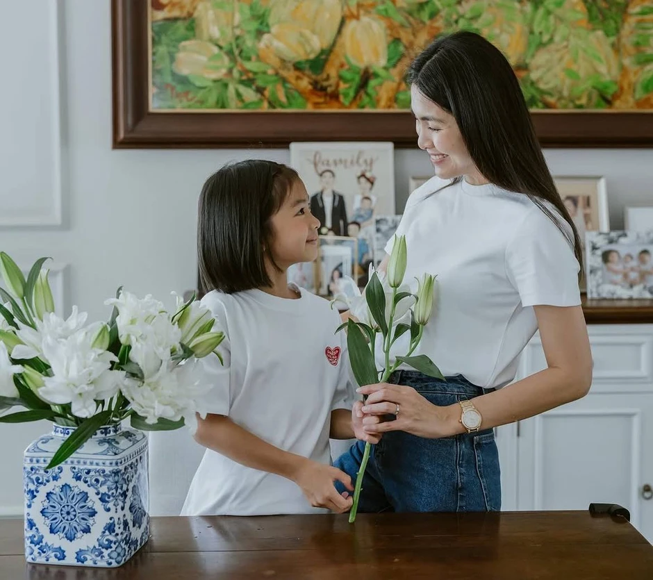 Nhóc tỳ Vbiz lần đầu lộ rõ mặt: Mẹ là ngôi sao hạng A, ông nội là tỷ phú