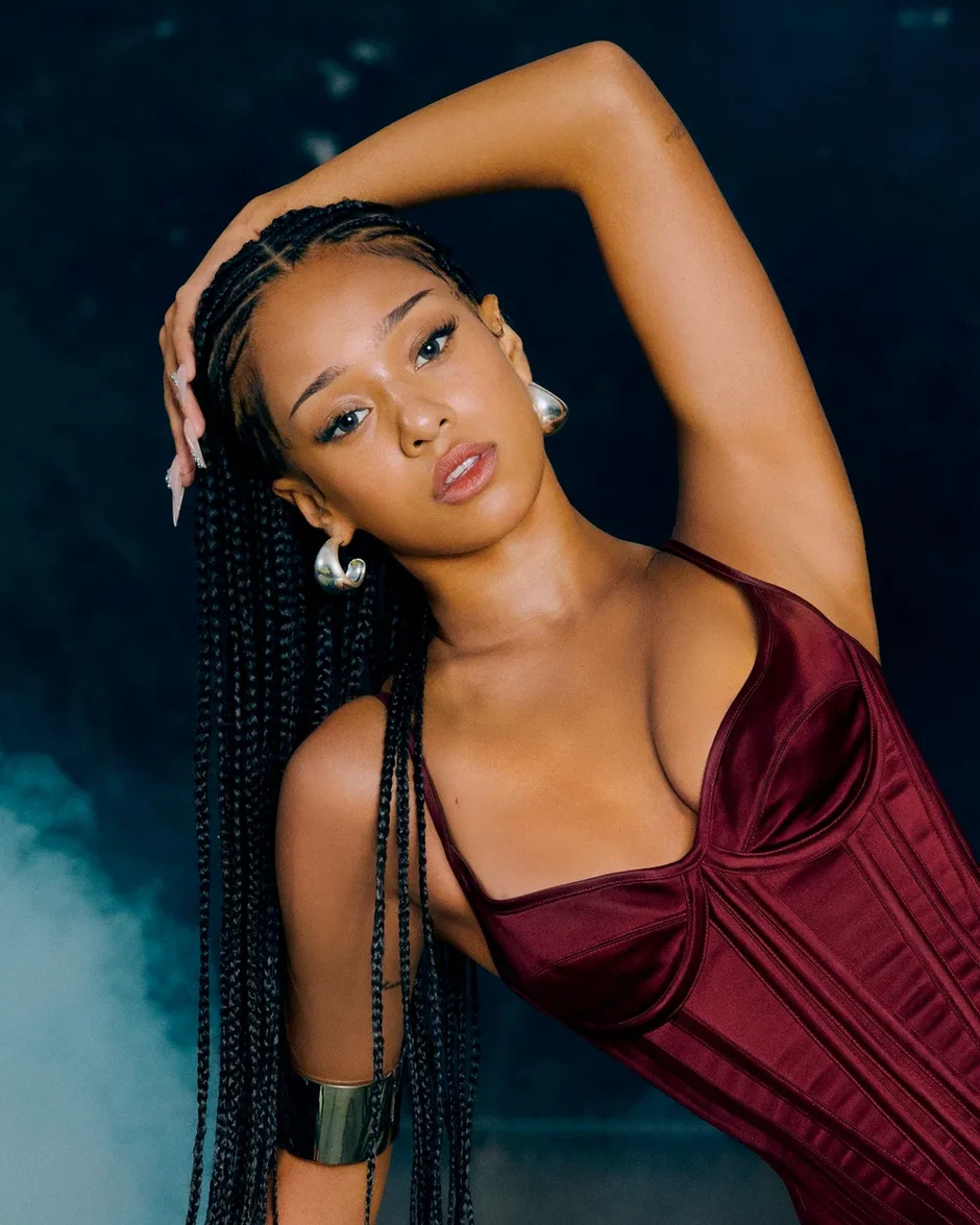 Nhóm nữ đàn em của BTS trình diễn phản cảm nhức mắt, công khai cô lập 1 thành viên tại Coachella? Nhóm nữ đàn em của BTS trình diễn phản cảm nhức mắt, công khai cô lập 1 thành viên tại Coachella?