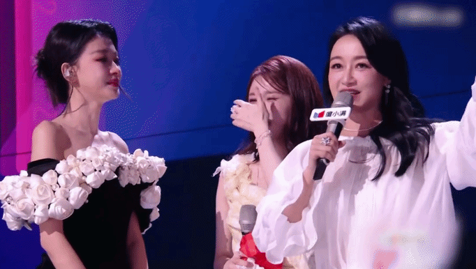 Nổ drama mới tại show Trung Quốc Trang Pháp đang thi: 1 Chị Đẹp tố cáo ekip chơi xấu hạ bệ, ra tối hậu thư "tung hết phốt" cực căng Nổ drama mới tại show Trung Quốc Trang Pháp đang thi: 1 Chị Đẹp tố cáo ekip chơi xấu hạ bệ, ra tối hậu thư "tung hết phốt" cực căng