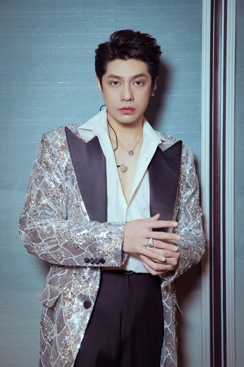 Noo Phước Thịnh 3 lần đề cử đẹp nhất thế giới, hát 3 bài "ẵm nhẹ" 600 triệu đồng?