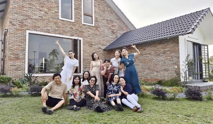 NSND Tạ Minh Tâm từng trốn viện đi hát sau ca mổ, U70 sở hữu nhà vườn 3.000m2