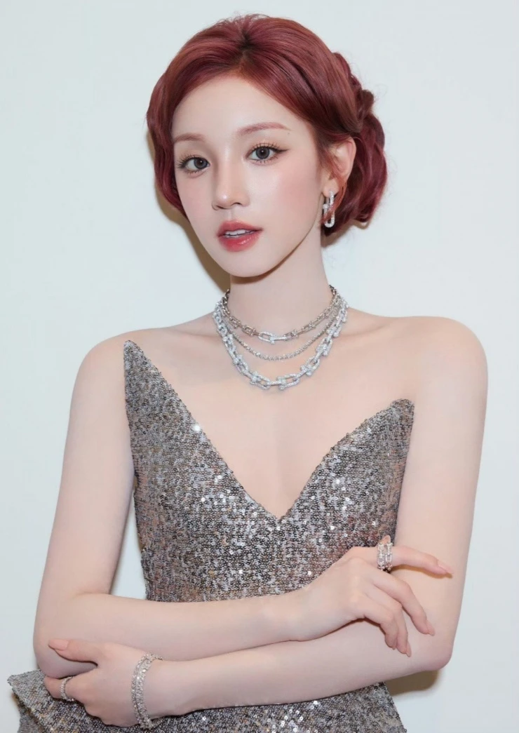 Nữ ca sĩ 27 tuổi đột ngột thông báo dừng hoạt động sau tai nạn