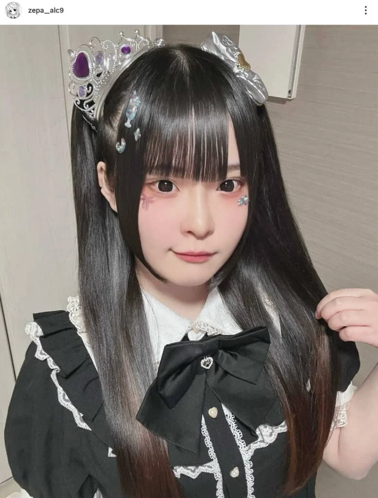 Nữ ca sĩ qua đời đột ngột ở tuổi 26, nhìn lại những khoảnh khắc xinh đẹp lúc sinh thời mà xót xa