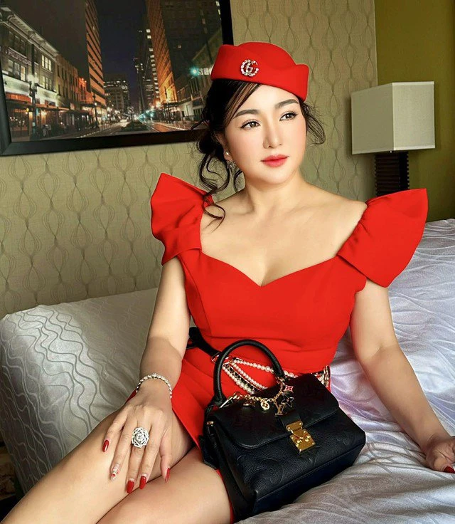 Nữ danh hài Việt kiều tuổi U50 làm mẹ đơn thân, nói một câu gây tò mò về cuộc sống hiện tại Nữ danh hài Việt kiều tuổi U50 làm mẹ đơn thân, nói một câu gây tò mò về cuộc sống hiện tại