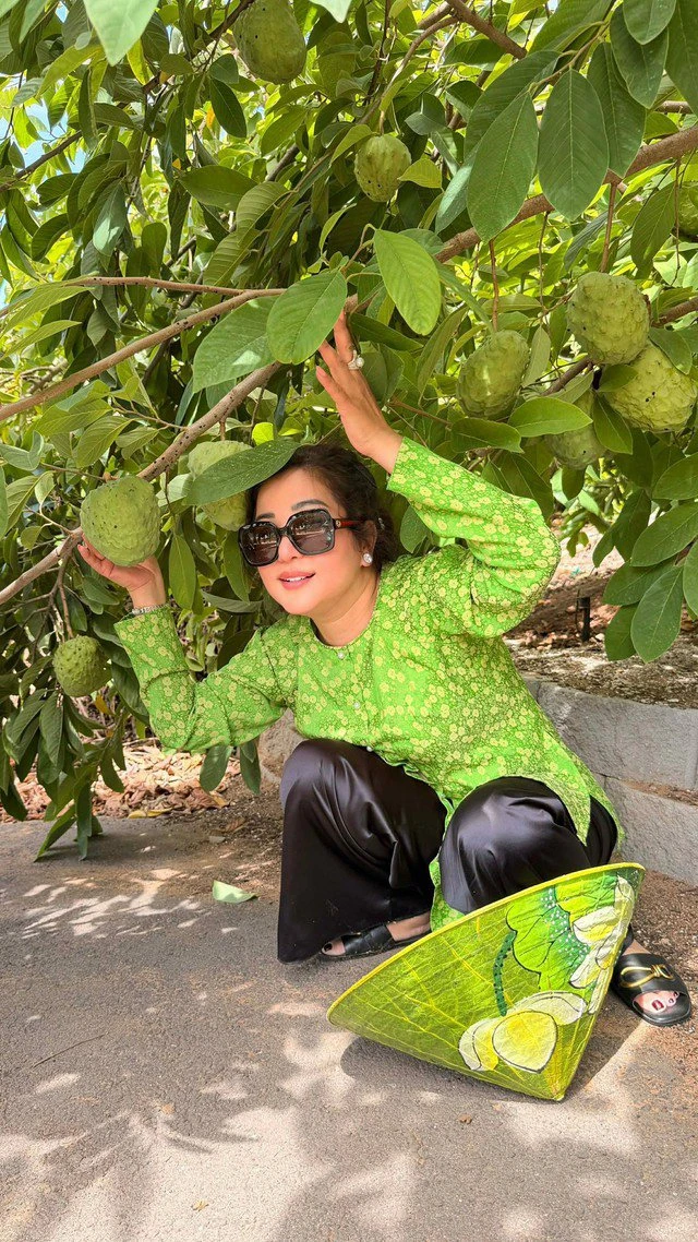 Nữ danh hài Việt kiều tuổi U50 làm mẹ đơn thân, nói một câu gây tò mò về cuộc sống hiện tại Nữ danh hài Việt kiều tuổi U50 làm mẹ đơn thân, nói một câu gây tò mò về cuộc sống hiện tại