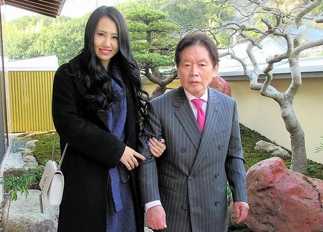 Nữ diễn viên 9X bỏ lỡ cơ hội cưới tỷ phú và thừa kế 107 tỷ vì trót đổi số điện thoại, nay túng quẫn đi trộm đồ siêu thị