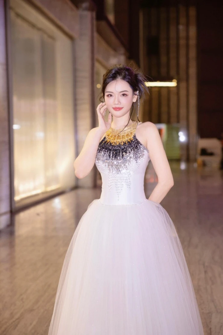 Nữ diễn viên bị ghét nhất trong phim giờ vàng có Phương Oanh là ai? Nữ diễn viên bị ghét nhất trong phim giờ vàng có Phương Oanh là ai?