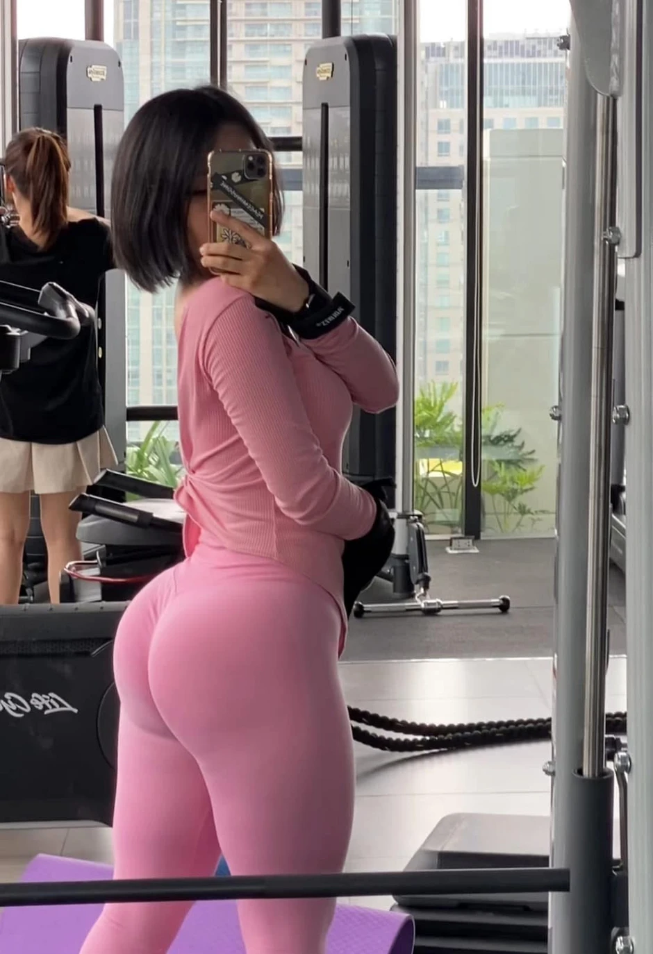 Nữ gymer hé lộ chuyện "khó nói", bảo sao ghét diện đồ kín