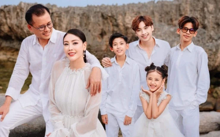 Nữ nghệ sĩ nào đông con nhất showbiz Việt hiện nay?