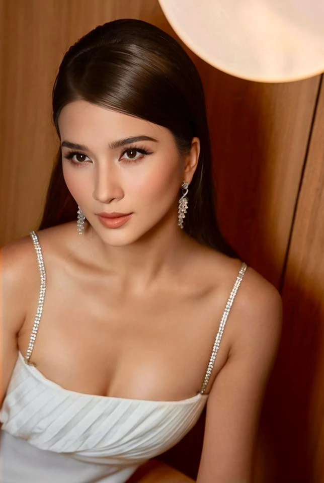 Nữ NSƯT trẻ đẹp nhất miền Nam 21 tuổi đã là mẹ đơn thân, U40 nhan sắc sáng rực, vướng tin đồn yêu đồng giới