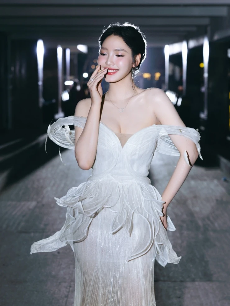 Nữ sinh cao 1m75 đóng phim cùng Trường Giang, Kiều Minh Tuấn Nữ sinh cao 1m75 đóng phim cùng Trường Giang, Kiều Minh Tuấn